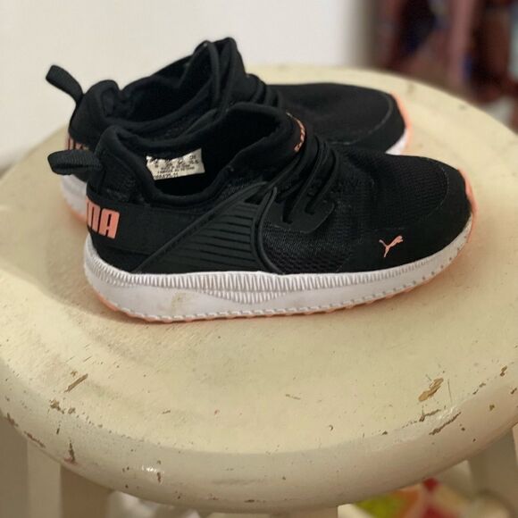 Puma soft foam toddler sneakers - Picture 1 of 11
